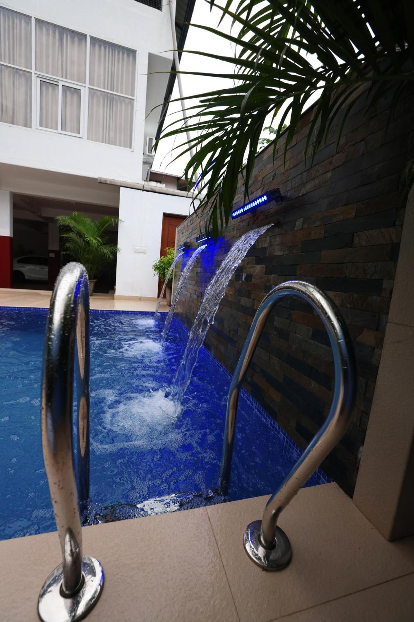 Hydel Palace Athirappilly By Bestinn Leisure Kültér fotó
